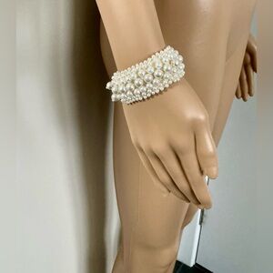 Faux Pearl Wrist Band Bracelet - Excellent Condition